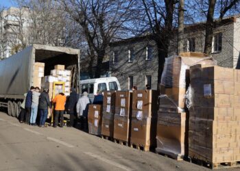 Медикаменти та обладнання для лікарень – Миколаїв отримав необхідну допомогу від благодійників (ФОТО)