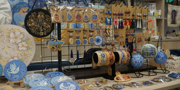 «Таврійка єднає!» – у Миколаєві проходить ярмарок крафтової сувенірної продукції (ФОТО, ВІДЕО)