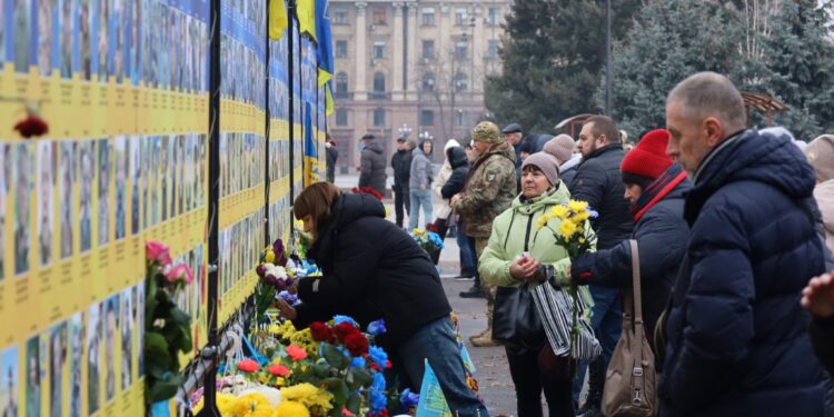 У Миколаєві в День ЗСУ вшанували воїнів, які віддали своє життя за незалежність України (ФОТО)