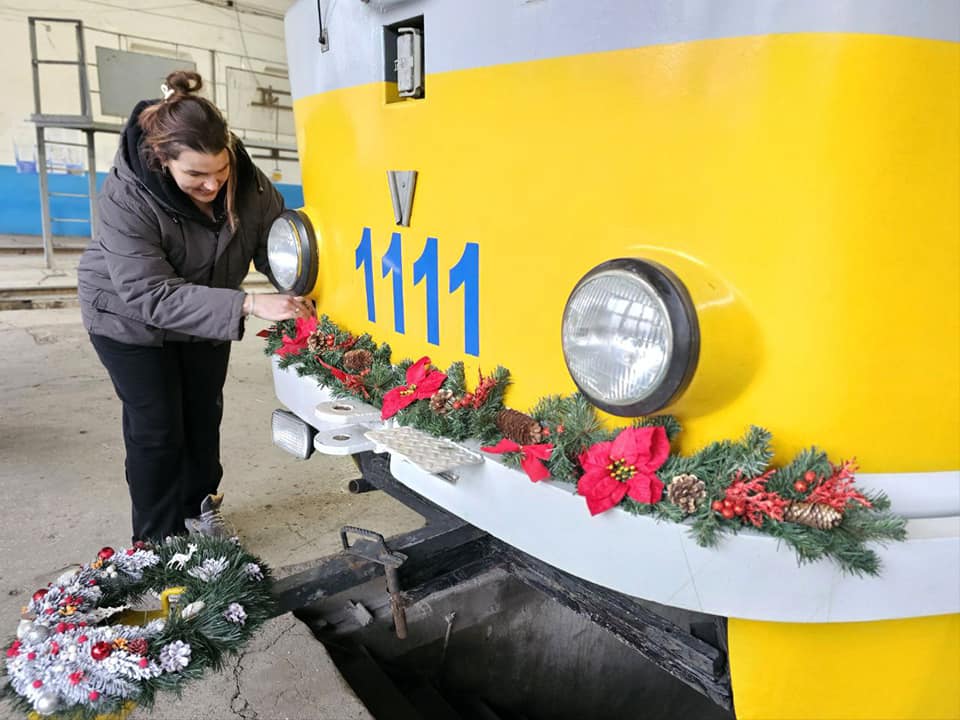 У Миколаєві вже з 6 грудня вийдуть на маршрути «різдвяні» трамваї та тролейбуси (ФОТО) 6