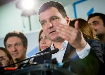 Мер Бухареста вступає у президентські перегони в Румунії