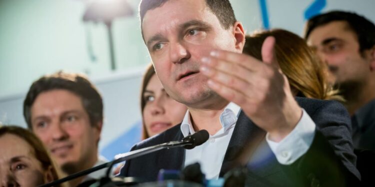 Мер Бухареста вступає у президентські перегони в Румунії