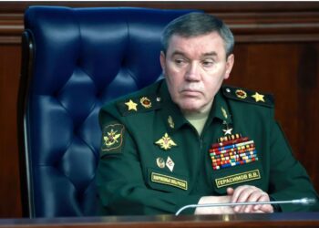 Начгенштабу РФ Герасимов телефонував голові штабів США Брауну – говорили про “Орєшнік”