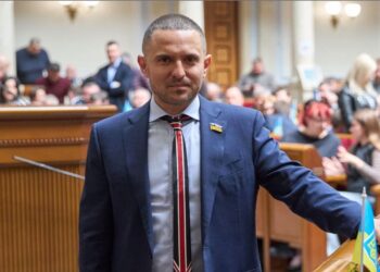 Виїхав на тиждень 3 місяці тому – нардеп Куницький як уособлення бардаку в українському парламенті