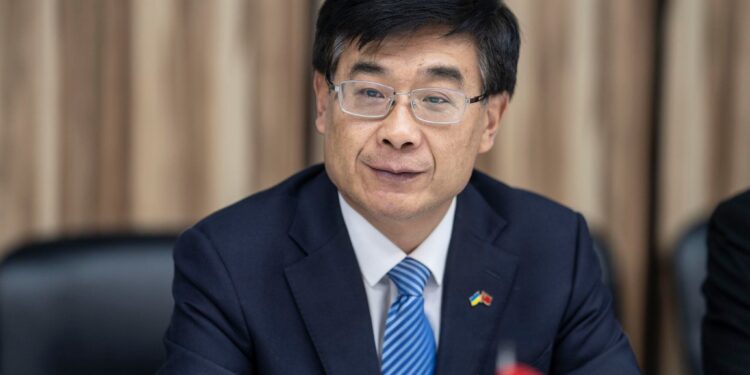 В Україні новий китайський посол, його вже взяли в роботу (ФОТО)