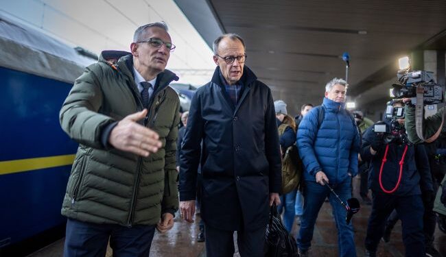 До Києва прибув лідер німецької опозиції Фрідріх Мерц – хоче зустрітися з Зеленським