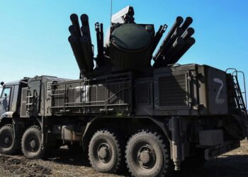 Літак, що впав в Казахстані, був підбитий російським ЗРК “Панцирь” з “аналоговнєтною” автоматикою, – Defence Express (ФОТО)