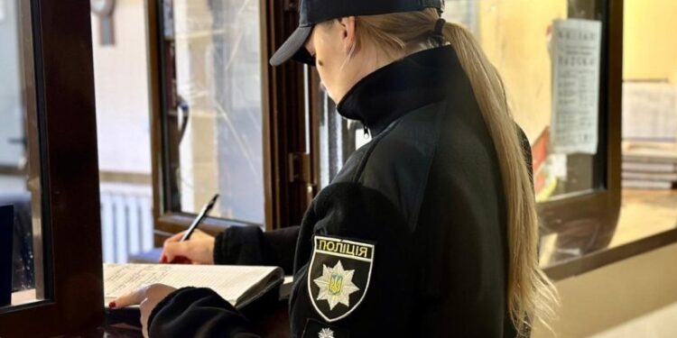 В Одесі жінка продала квартиру, а потім образилась і підпалила її