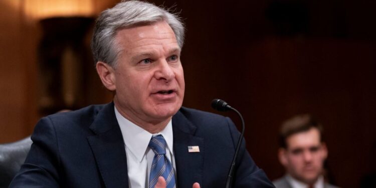 Директор ФБР оголосив про відставку, Трамп назвав це “великим днем”