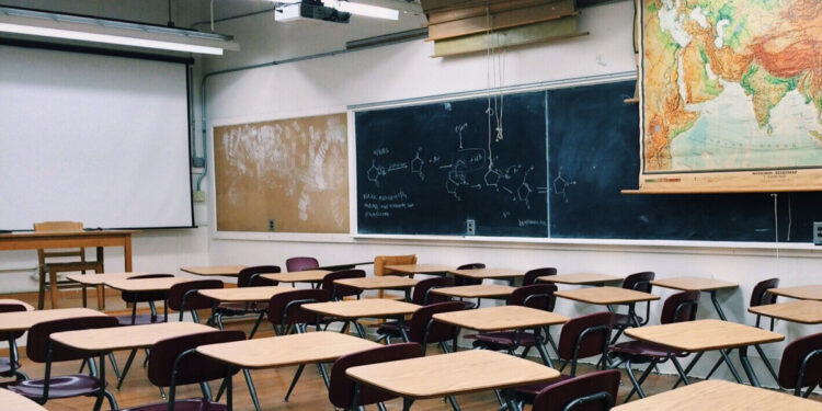 Понад 40% вчителів у найближчі 5 років хочуть піти з професії