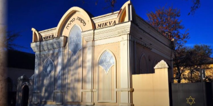 Провокатори не сплять – вночі в Миколаєві невідомі намагалися підпалити двері синагоги (ФОТО)