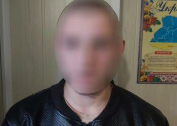 У Вознесенську на Миколаївщині правоохоронці оперативно затримали 18-річного грабіжника, який відібрав телефон у дитини (ФОТО)