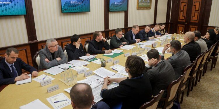 Виконання бюджету, залишки на рахунках, надходження податків – в Уряді провели нараду (ФОТО)