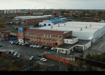 Дрони атакували Ростовську область, “все збили”, але горить завод (ВІДЕО)