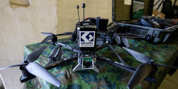 Чому 5 тисяч дронів з Литви досі не доїхали до України