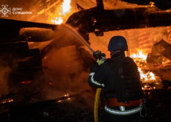 У Сумах через атаку дронів загорівся дитячий оздоровчий центр (ВІДЕО)
