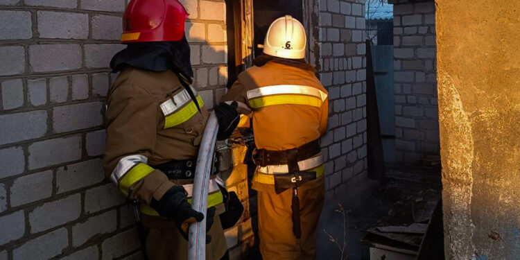 Минулої доби на Миколаївщині горіли будинки та дахи