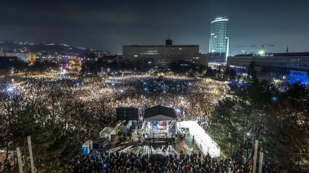 У Словаччині близько 100 тис. громадян протестували проти проросійської політики Фіцо (ФОТО, ВІДЕО) 2