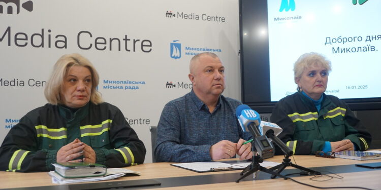 «Зрозуміло, тіні буде менше» – КП «Миколаївські парки» про обрізку платанів на Соборній і про те, куди йде деревина (ВІДЕО)