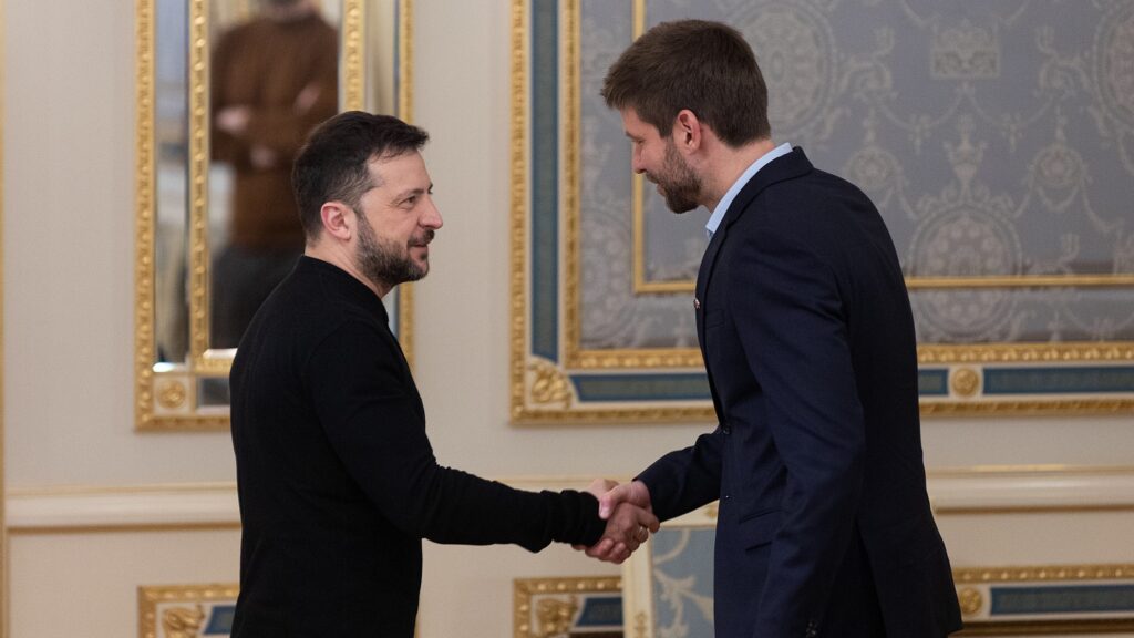 Чекали на одного, приїхав інший, - Зеленський зустрівся з лідером опозиції Словаччини (ФОТО, ВІДЕО) 16