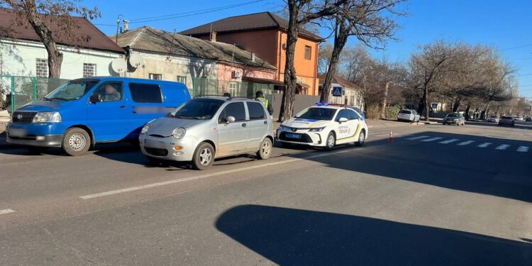 У Миколаєві водійка збила дівчину на переході (ФОТО)