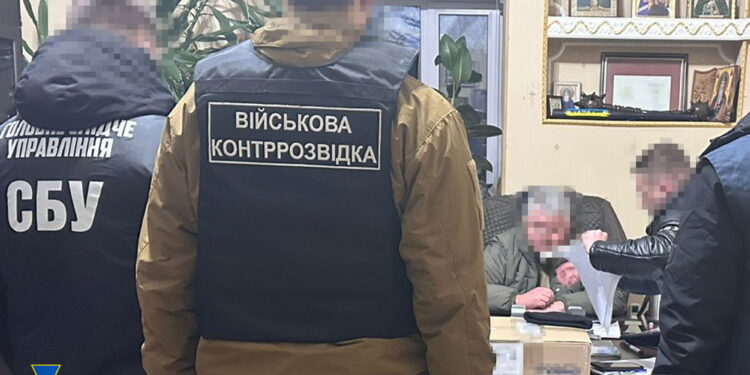 СБУ затримала головного психіатра ЗСУ – за час війни розбагатів на понад $1 млн (ФОТО)