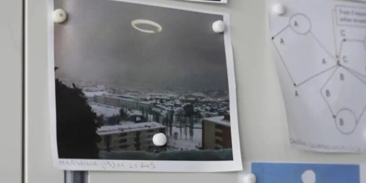 Як Швейцарія на НЛО полювала