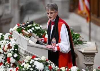 Трамп вимагає вибачень від єпископки, яка на інавгурації просила його про милосердя для “наляканих” 
