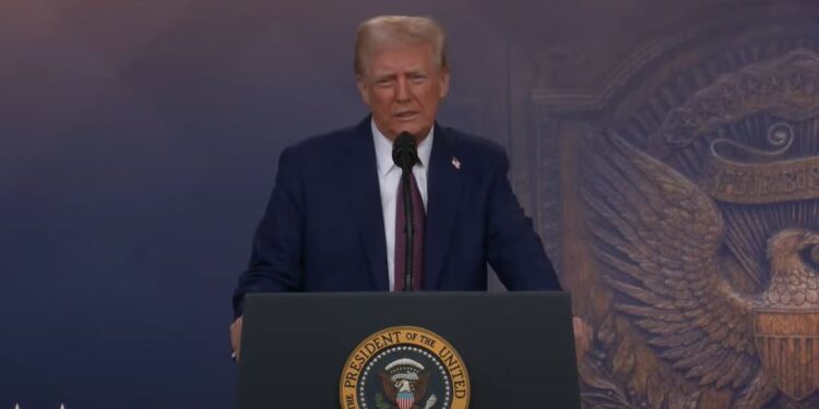 Трамп виступив на Давосі і закликав знизити ціну на нафту – тоді й війні кінець (ВІДЕО)