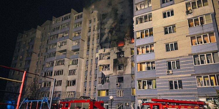 Кількість загиблих внаслідок ворожої атаки на Київщину збільшилась до трьох