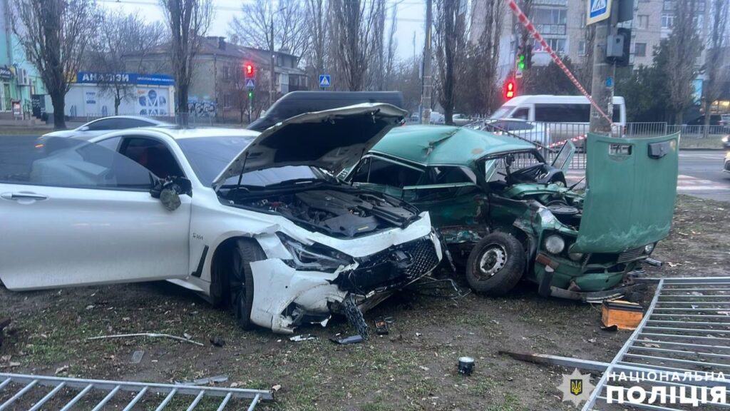 Внаслідок ДТП в Миколаєві 2 загиблих, затриманий водій Infiniti (ФОТО) 8