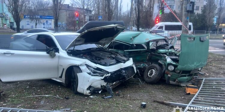 Внаслідок ДТП в Миколаєві 2 загиблих, затриманий водій Infiniti (ФОТО)