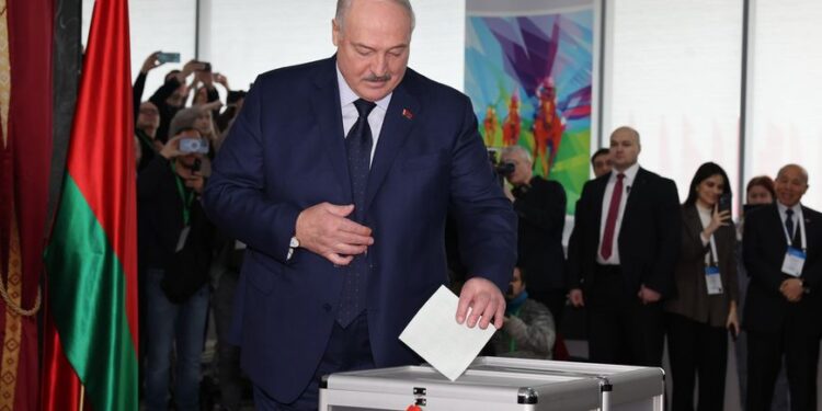 На президентських виборах у Білорусі перемогу віддали Лукашенку