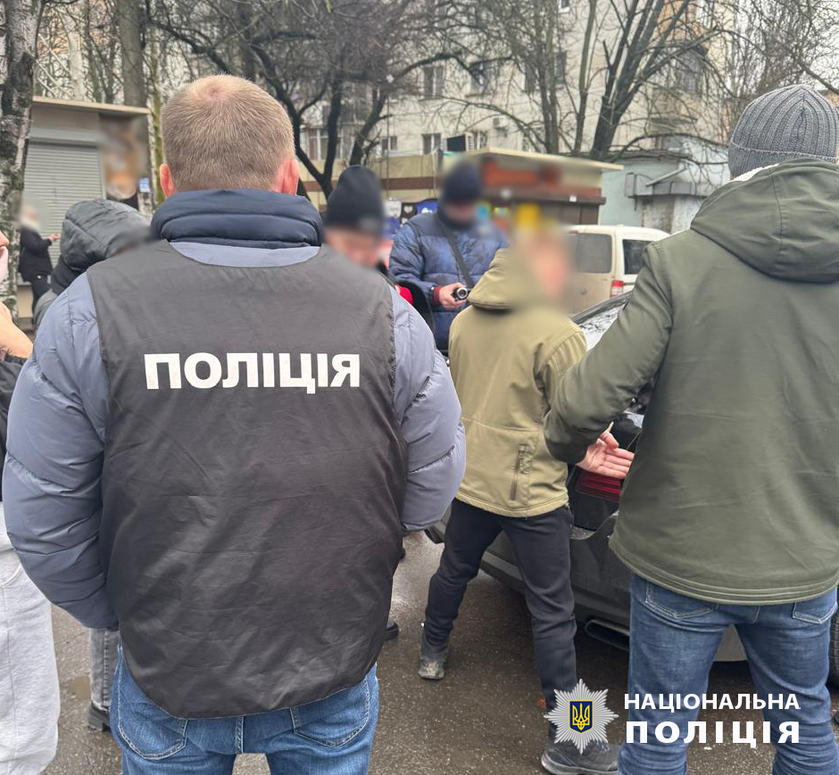 В Одесі затримали працівника ТЦК - торгував дивними повістками (ФОТО) 2