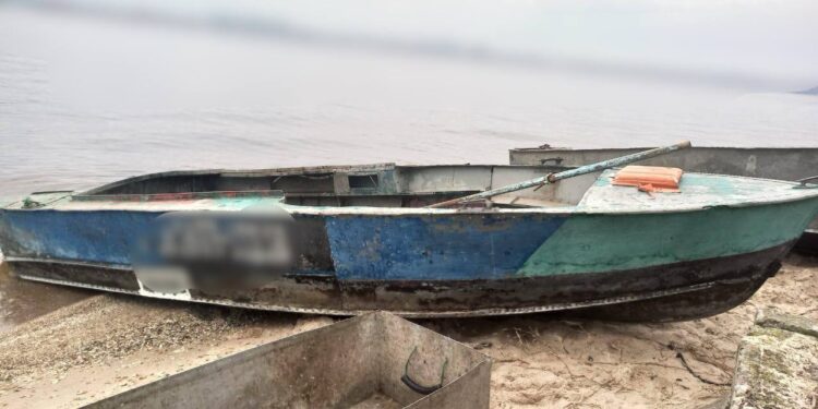 Миколаївські поліцейські зловили рибалку біля Малої Коренихи. Що він зробив не так (ФОТО)