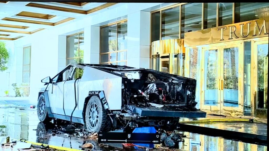 Водієм Tesla, що вибухнула біля готелю Trump, був "зелений берет" армії США (ФОТО, ВІДЕО) 4