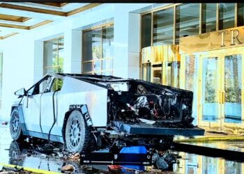 Водієм Tesla, що вибухнула біля готелю Trump, був “зелений берет” армії США (ФОТО, ВІДЕО)