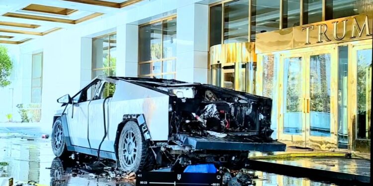 Водієм Tesla, що вибухнула біля готелю Trump, був “зелений берет” армії США (ФОТО, ВІДЕО)