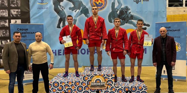 Миколаївські самбісти здобули чотири нагороди чемпіонату України