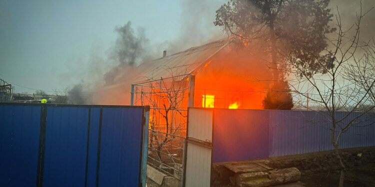 На Миколаївщині чоловік загинув у палаючому будинку