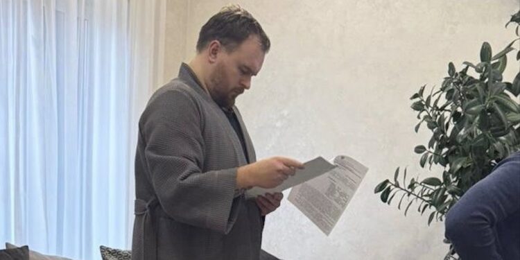 СБУ обшукала ексведучого телеканалів Медведчука та Мураєва – досі поширював російську пропаганду (ФОТО)