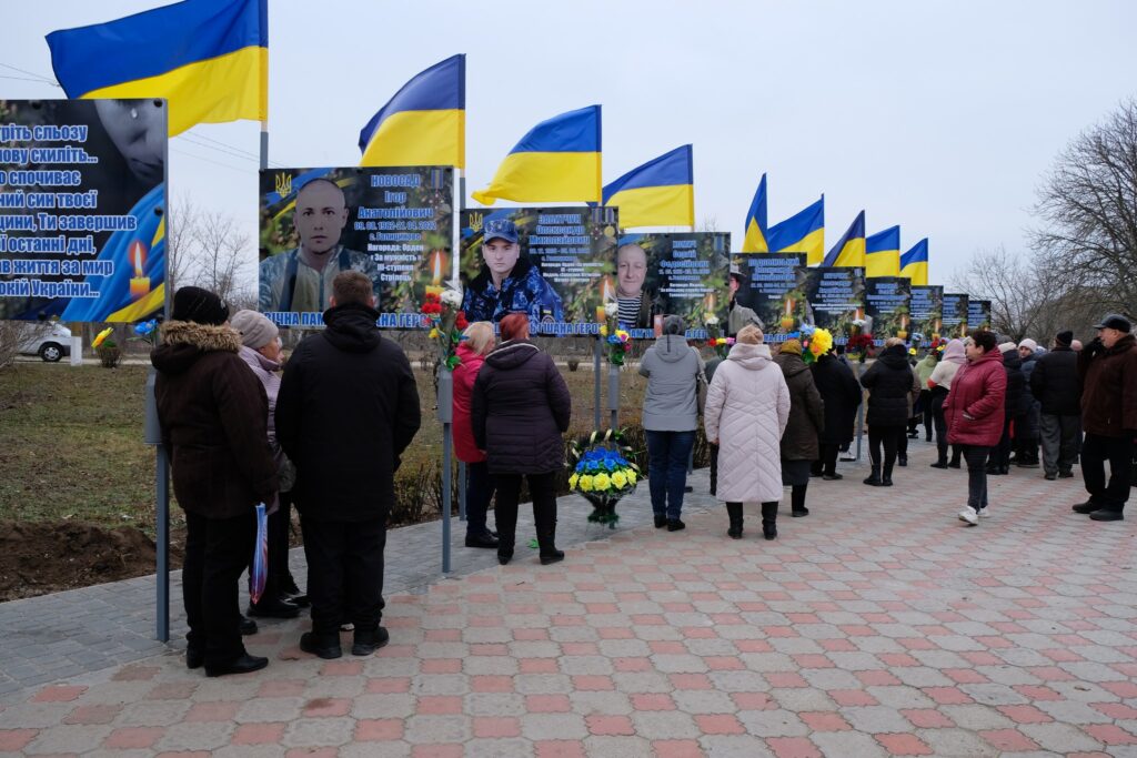 У селах Галицинівської громади Миколаївщини відкрили Алеї слави на честь загиблих захисників (ФОТО) 22