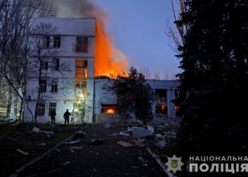 Наслідки ракетної атаки по Запоріжжю – кількість поранених зросла до 8, ще 2 людей вважаються зниклими безвісті (ФОТО)
