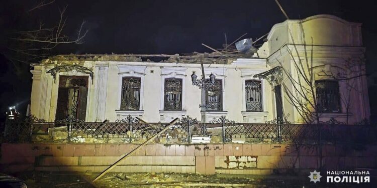 Збили 9 дронів «Shahed 131/136», наслідки атаки на Миколаїв (ФОТО, ВІДЕО)