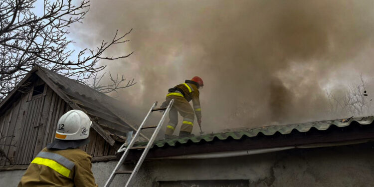 На Миколаївщині за добу було чотири пожежі, не пов’язані із ворожими обстрілами, – на одній з них врятований чоловік (ФОТО)