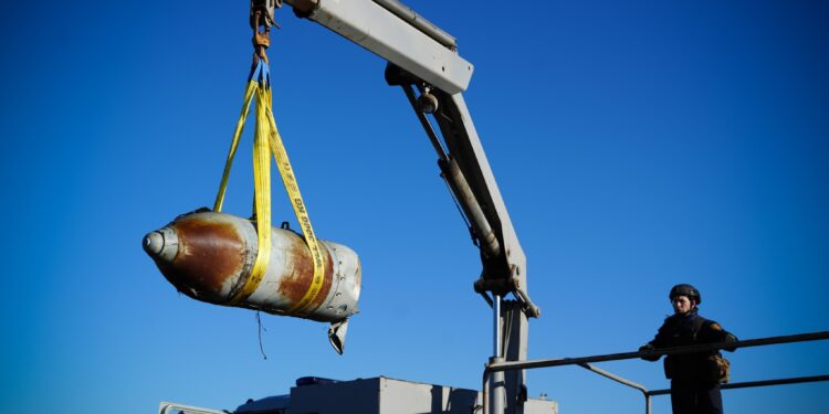 На Миколаївщині піротехніки ДСНС знищили ФАБ-500 (ФОТО)