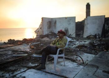 Вогняна катастрофа дійшла до Голлівуду, палають будинки кінозірок (ФОТО, ВІДЕО)