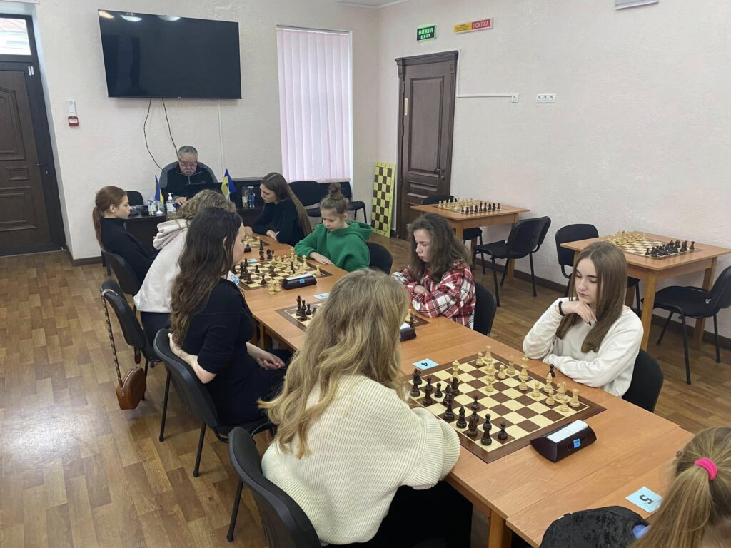 «Chess girls» - у Миколаєві юні шахістки з‘ясовували, хто кращий в рапіді (ФОТО) 8