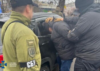 СБУ затримала посадовця ДПС на хабарі у $20 тис. – «обкладав даниною» підприємців (ФОТО)
