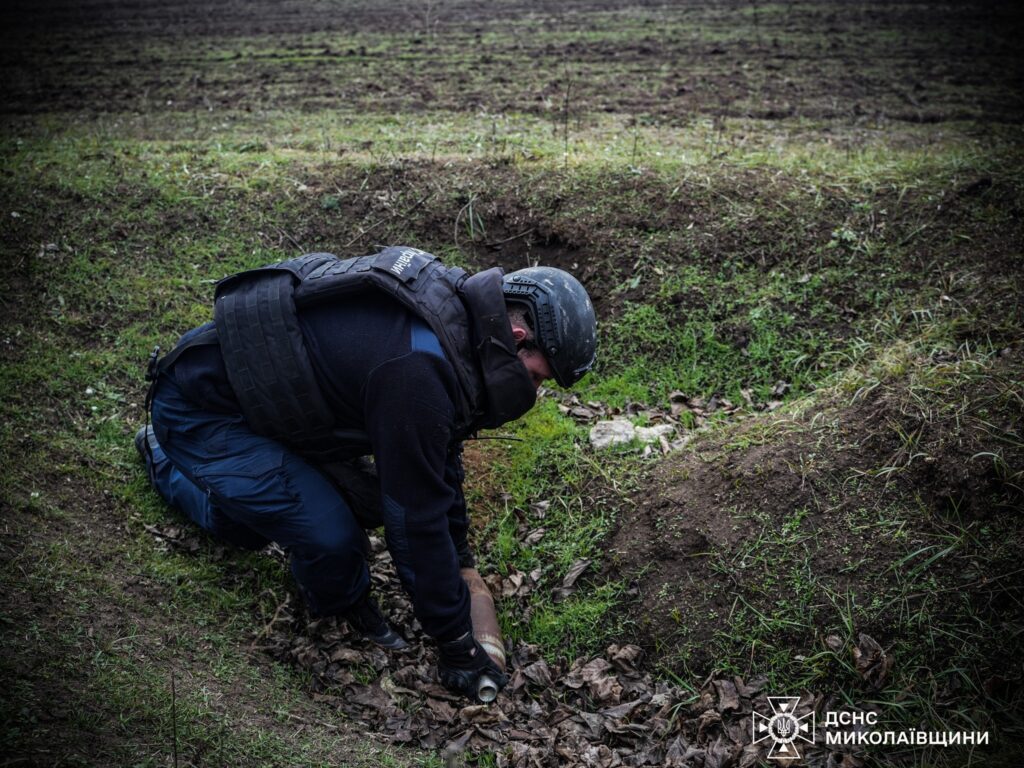 Рятувальники Миколаївщини знешкодили 4 боєприпаси, знайдені в деокупованій громаді (ФОТО) 10